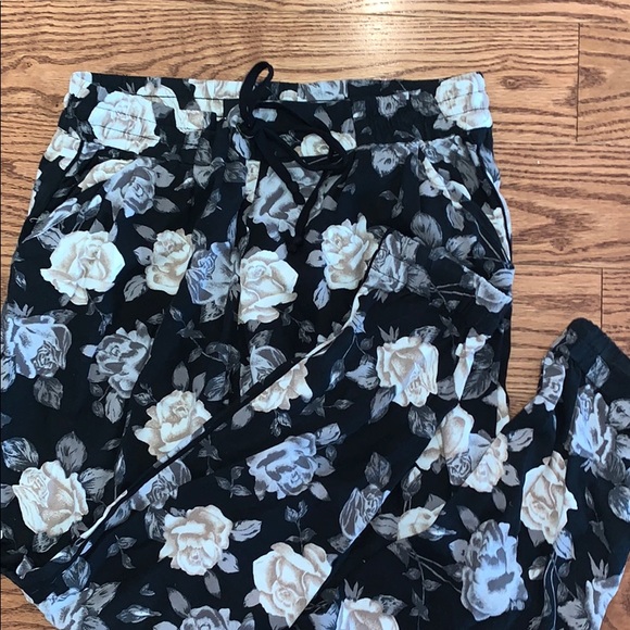 Floral Aritzia pants - Picture 2 of 2